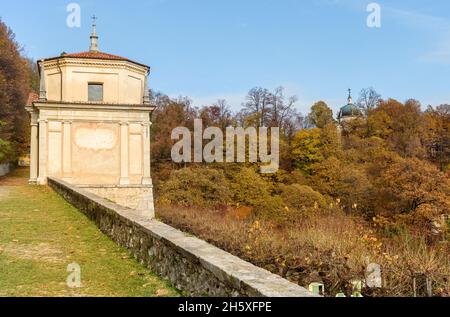 Die Kapelle auf dem Rosenkranzweg des Heiligen Berges von Varese, Lombardei, Italien Stockfoto