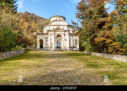 Die Kapelle auf dem Rosenkranzweg des Heiligen Berges von Varese, Lombardei, Italien Stockfoto