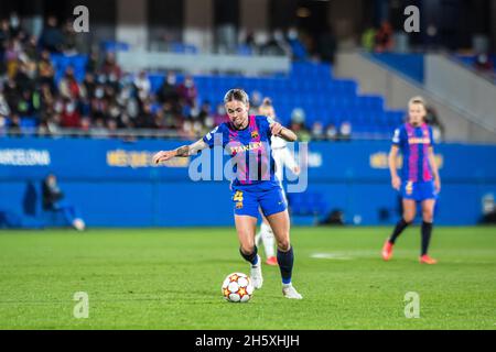 Barcelona, Katalonien, Spanien. November 2021. Maria Leon vom FC Barcelona in Aktion während des UEFA Women's Champions League-Spiels zwischen dem FC Barcelona Femeni und dem TSG 1899 Hoffenheim Frauen im Johan Cruyff Stadium.Endstand; FC Barcelona Femeni 4:0 TSG 1899 Hoffenheim Frauen (Bildnachweis: © Thiago Prudencio/DAX via ZUMA Press Wire) Stockfoto