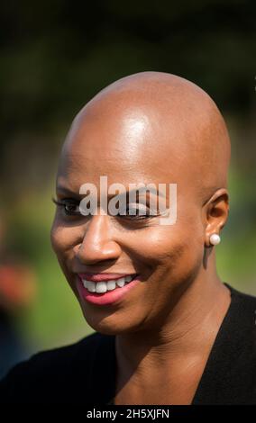 Kongressabgeordnete der Vereinigten Staaten, Ayanna Pressley, 7. Kongressbezirk, US-Bundesstaat Massachusetts. Gezeigt am 02. Oktober 2021 in Franklin Park, Boston, MA. Stockfoto