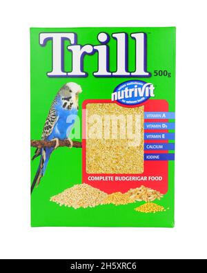 Box mit Trill Nutrivit komplette Wellensittichsaatkörner mit zusätzlichen Vitaminen Stockfoto