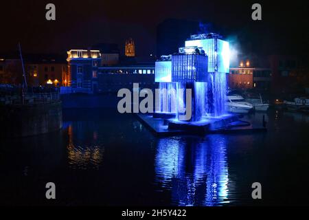 Gent. November 2021. Das am 11. November 2021 aufgenommene Foto zeigt eine Lichtinstallation beim Ghent Light Festival 2021 in Gent, Belgien. Vom 10. Bis 14. November werden beim Ghent Light Festival 2021, das alle drei Jahre stattfindet, über 30 Werke internationaler Lichtkünstler der Öffentlichkeit angeboten. Quelle: Zhang Cheng/Xinhua/Alamy Live News Stockfoto