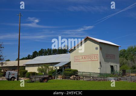 Die kleine Stadt Los Alamos (die Baumwollwälder), in der Nähe von Lompoc CA Stockfoto