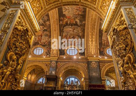 VALLETTA, MALTA - 7. NOVEMBER 2017: Innenraum der St. John's Co-Cathedral in Valletta, Malta Stockfoto