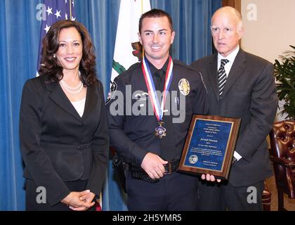 Die Generalanwältin Kamala Harris und der Gouverneur Brown würdigten drei Personen mit der Public Safety Officer Medal of Valor für ihr außergewöhnliches Engagement, ihren Dienst und ihren Tapferkeit in der Pflicht. Ca. 13. September 2012 Stockfoto