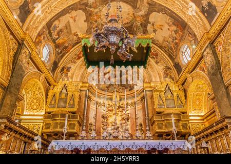 VALLETTA, MALTA - 7. NOVEMBER 2017: Innenraum der St. John's Co-Cathedral in Valletta, Malta Stockfoto