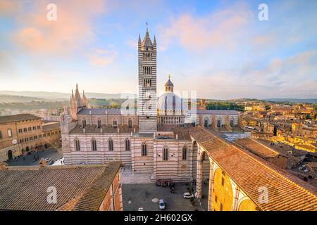 Duomo di Siena oder die Kathedrale Santa Maria Assunta in Siena, Toskana, Italien. Stockfoto