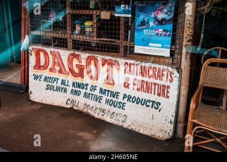 Juli 2017. Herstellung von Rattan-Möbeln bei Dagot Rattan Crafts and Furniture. Puerto Princesa, Palawan, Philippinen. Stockfoto