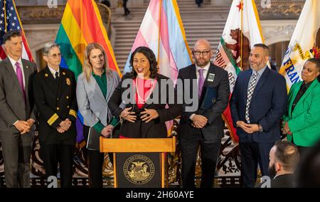 Mayor London Breed spricht auf der Pressekonferenz zum Auftakt des San Francisco Pride 2020 im Rathaus von San Francisco, ca. 18. Februar 2020 Stockfoto