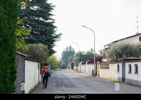 Italien, Casorezzo (Provinz Mailand), pakistanischer Migrant während der Flugblätter Stockfoto