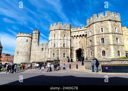 Außenansicht der königlichen Residenz aus dem mittelalterlichen Schloss Windsor aus dem 11. Jahrhundert, Windsor, Burkshire, Großbritannien Stockfoto