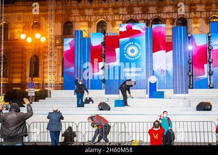 Tiflis, Georgien - 28. oktober 2021: Träumer politische Partei Anhänger in Freiheit Platz auf der demokratischen Partei "georgischen Traum" politische Agitation Stockfoto