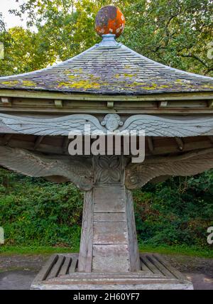 Angel’s Wings bietet Schutz auf dem South West Coast Path zwischen Clovelly und Mouthmill Cove North Devon, erbaut im 19. Jahrhundert von Sir James Hamlyn Williams. Stockfoto