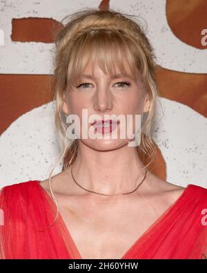 11. November 2021, Hollywood, Kalifornien, USA: Emma King nimmt an Netflix's Cowboy Bebop Los Angeles Premiere Teil. (Bild: © Billy Bennight/ZUMA Press Wire) Stockfoto