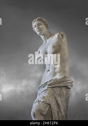 Venus de Milo ancinet Griechische Statue der Aphrodite, um 150 und 125 v. Chr., Louvre Museum Ma399 oder N527. Aphrodite wird in einem Brötchen mit Kopfban als Haar dargestellt Stockfoto