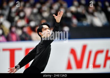 Tokio, Japan. November 2021. Yamamoto Sota aus Japan tritt am 12. November 2021 beim Men's Short Program beim Grand Prix der International Skating Union (ISU) in Tokio, Japan, an. Quelle: Zhang Xiaoyu/Xinhua/Alamy Live News Stockfoto