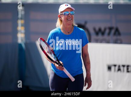 Guadalajara, Mexiko. November 2021. Martina Navratilova während einer Klinik beim Akron WTA Finale 2021 Guadalajara, Masters WTA Tennisturnier am 11. November 2021 in Guadalajara, Mexiko - Foto: Rob Prange/DPPI/LiveMedia Kredit: Independent Photo Agency/Alamy Live News Stockfoto