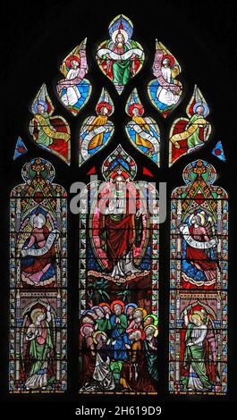 Buntglasfenster von 1855 von Frederick Preedy (1820-1898), das die Himmelfahrt Jesu darstellt, St James Church, Harvington, Worcestershire Stockfoto