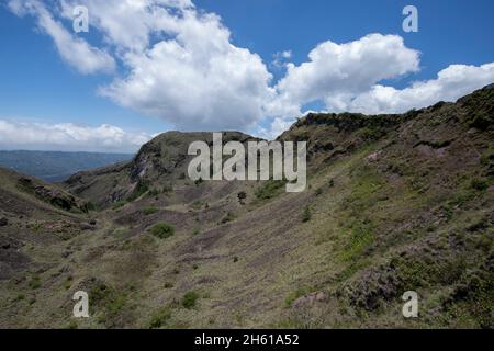 Blick auf die Caldera vom Krater, Mount Batur, Bangli Regency, Bali, Indonesien, Asien Stockfoto