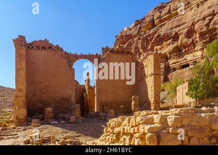 Blick auf den Qasr Al-Bint, in der alten nabateischen Stadt Petra, Südjordanien Stockfoto