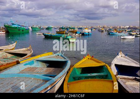 Egypte, Basse Egypte, la Côte méditerranéenne, Alexandrie, Front de mer et Port de peche. // Ägypten, Alexandria, Fischerhafen. Stockfoto