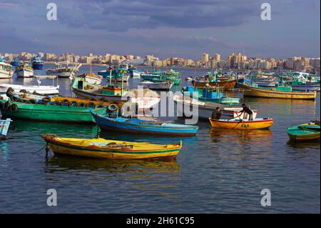 Egypte, Basse Egypte, la Côte méditerranéenne, Alexandrie, Front de mer et Port de peche. // Ägypten, Alexandria, Fischerhafen. Stockfoto