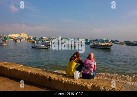 Egypte, Basse Egypte, la Côte méditerranéenne, Alexandrie, Front de mer et Port de peche. // Ägypten, Alexandria, Fischerhafen. Stockfoto