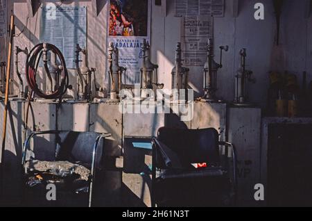 Mattoon Service Station Interior, Gulf, Culver City, Kalifornien; Ca. 1977 Stockfoto