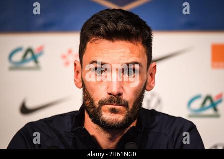 Paris, Frankreich. November 2021. Hugo LLORIS aus Frankreich während der Pressekonferenz und Schulung des französischen Teams im Stadion Parc des Princes am 12. November 2021 in Paris, Frankreich. Kredit: ZUMA Press, Inc./Alamy Live Nachrichten Stockfoto