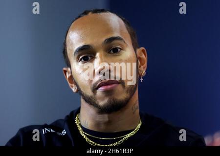 Fileboto vom 20-02-2020 von Mercedes' Lewis Hamilton, dessen Hoffnungen auf die Meisterschaft erneut einen bedeutenden Schlag versetzt wurden, nachdem bestätigt wurde, dass er eine Startstrafe für den Großen Preis von Brasilien abliefern wird. Ausgabedatum: Freitag, 12. November 2021. Stockfoto