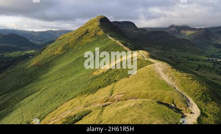 Early Morning Catbells Walk Lake District Cumbria UK Sommerantenne Stockfoto
