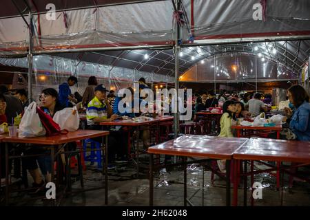 Essen, Street Food, Nachtmarkt, Dongdamen Nachtmarkt hualien Stockfoto