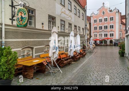 Geschlossene Verpflegung mit Hochstühlen in der Altstadt von kempten, bayern Stockfoto