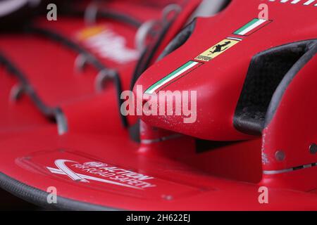 Interlagos, Brasilien. November 2021. 12.11.2021, Autodromo Jose Carlos Pace, Interlagos, FORMEL 1 HEINEKEN GRANDE PREMIO DO BRASIL 2021, im Frontflügel des Ferrari Bild: dpa/Alamy Live News Stockfoto