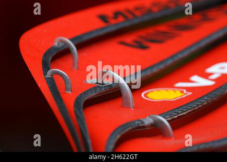 Interlagos, Brasilien. November 2021. 12.11.2021, Autodromo Jose Carlos Pace, Interlagos, FORMEL 1 HEINEKEN GRANDE PREMIO DO BRASIL 2021, im Frontflügel des Ferrari Bild: dpa/Alamy Live News Stockfoto