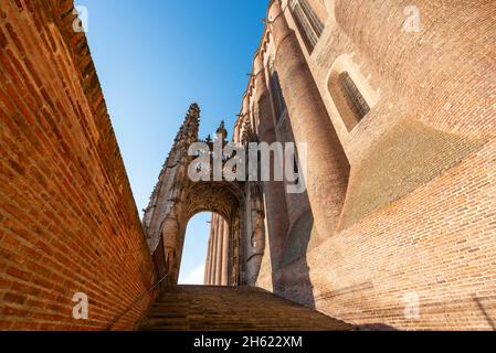 Die Kathedrale Sainte Cecile und der Baldachin in Albi, im Tarn, in Occitanie, Frankreich Stockfoto