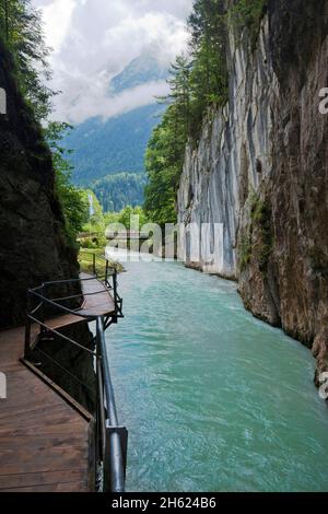 Im unteren Teil der leutaschschlucht auf der bayerischen Seite Stockfoto