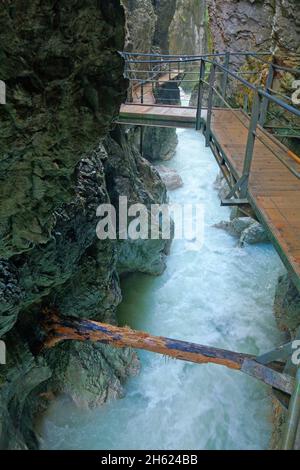 Im unteren Teil der leutaschschlucht auf der bayerischen Seite Stockfoto