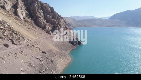 Die Schlucht von Kajon del Maipo und der Embalse El Yeso, Anden, Chile. Südamerika Stockfoto