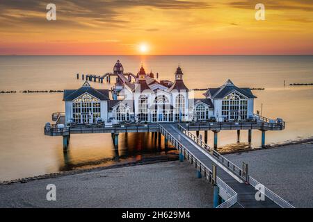 sonnenaufgang an der sellin-Anlegestelle auf der insel rügen, deutschland Stockfoto