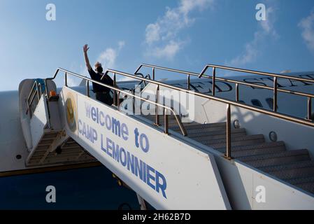 Berichten: Der amtierende Verteidigungsminister Christopher C. Miller verlässt Camp Lemonnier, Dschibuti, 27. November 2020. Stockfoto