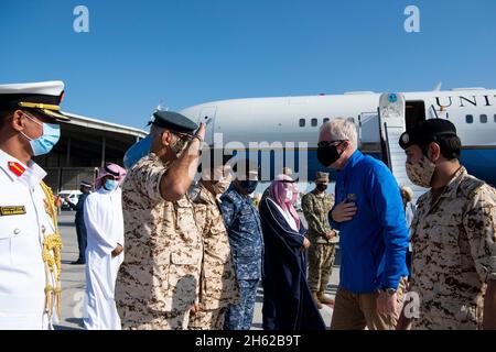 Berichten: Der amtierende Verteidigungsminister Christopher C. Miller kommt am 25. November 2020 in Manama, Bahrain, an. Stockfoto