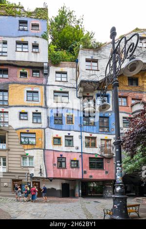 Das hundertwasserhaus,Wohnanlage löwengasse an der Ecke kegelgasse,3. Bezirk,landstraße,wien,österreich Stockfoto