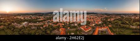 deutschland, thüringen, arnstadt, Stadt, Häuser, Straßen, Park, neues palais, Bezirksamt, Sonnenaufgang, Übersicht, Luftbild, 360-Grad-Panorama Stockfoto
