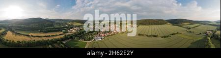 deutschland,thüringen,plaue,Häuser,Felder,Berge,Wälder,Übersicht,Luftbild,360 – Grad Panorama,teilweise Rücklicht Stockfoto