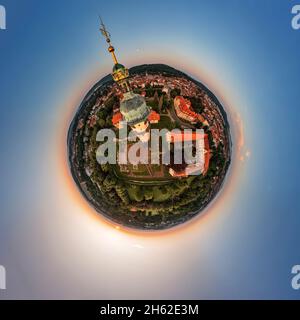 deutschland, thüringen, arnstadt, neideckturm, Burgruine, Park, Stadt, Häuser, Straßen, neuer Palast, Bezirksamt, Sonnenaufgang, kugelförmiges Panorama Stockfoto