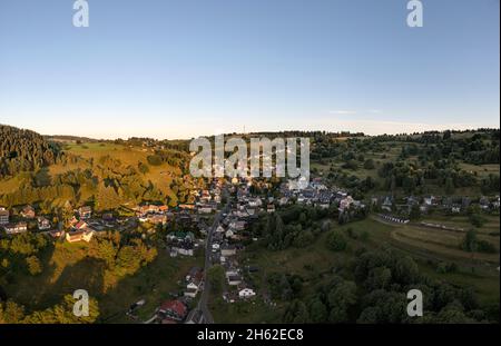 deutschland,thüringen,ländliche Gemeinde schwarzatal,deesbach,Dorf,Übersicht,Morgenlicht Stockfoto