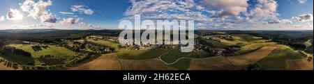 deutschland,thüringen,ilmenau,frauenwald,Dorf,Kamm,Landschaft,Felder,Wald,Berge,Täler,Übersicht,Sonne,teilweise Rücklicht,360 – Grad Panorama Stockfoto