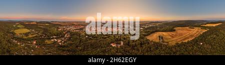 deutschland,thüringen,arnstadt,alteburg,Berggasthof,neideckturm (Hintergrund),Stadt,Häuser,Übersicht,Sonnenaufgang,teilweise Rücklicht,360 – Grad Panorama,Luftaufnahme Stockfoto