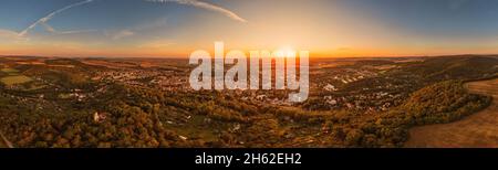 deutschland,thüringen,arnstadt,alteburg,Berggasthof,neideckturm (Hintergrund),Stadt,Häuser,Übersicht,Sonnenaufgang,Rücklicht,Panorama,Luftaufnahme Stockfoto